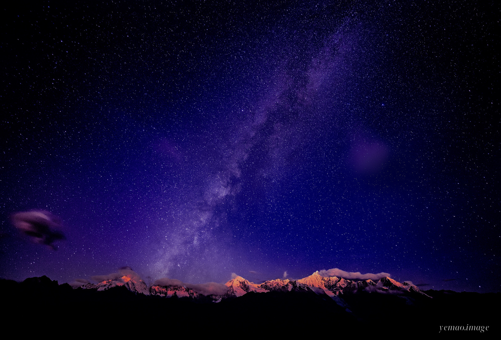 川藏雪山与星空